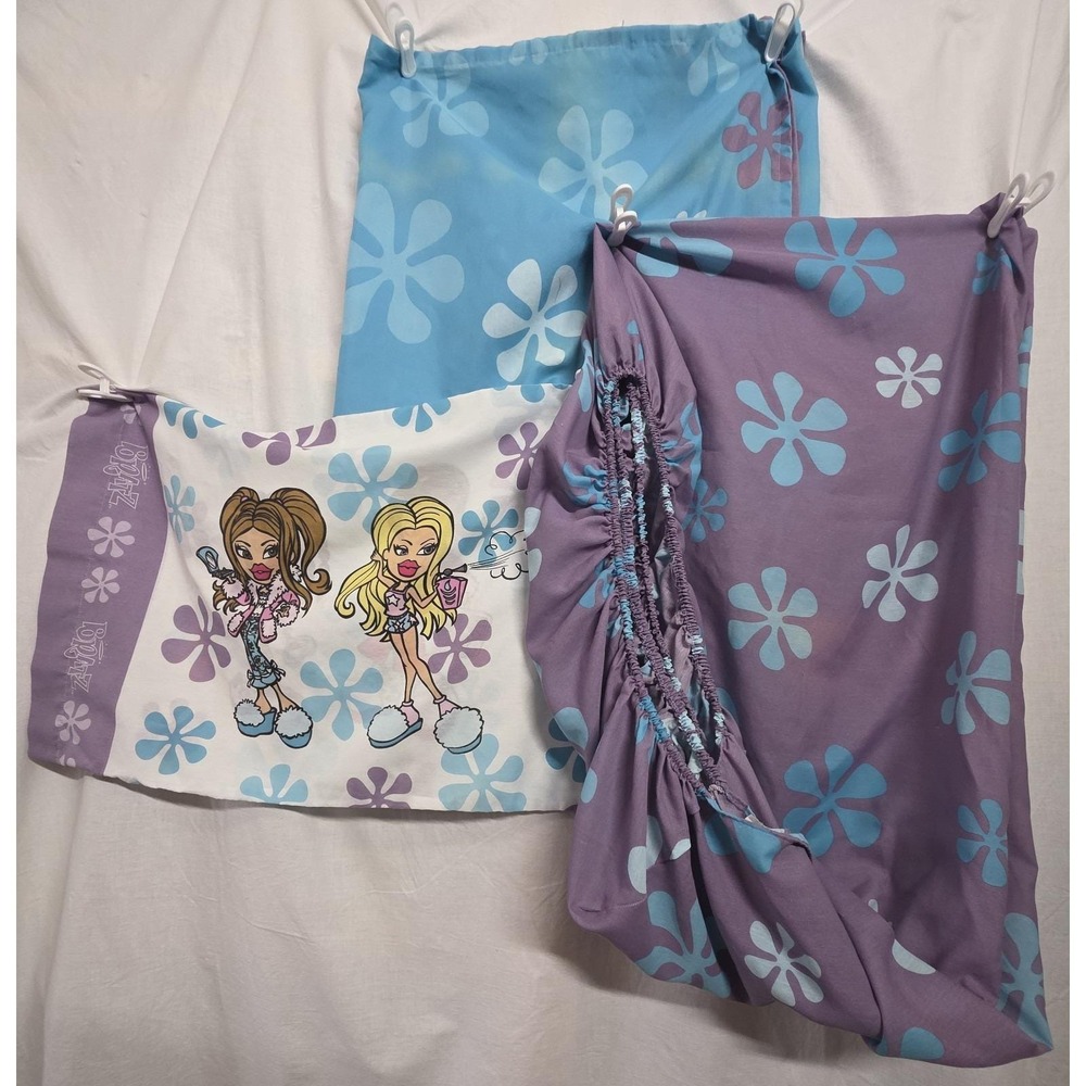 Vintage Y2K Bratz Flower Power Full Size Sheets & 2 Pillow Cases Pre-owned